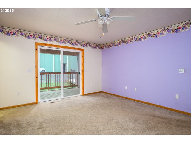 29380 Se OLD RANCH Dr, Estacada, OR 97023