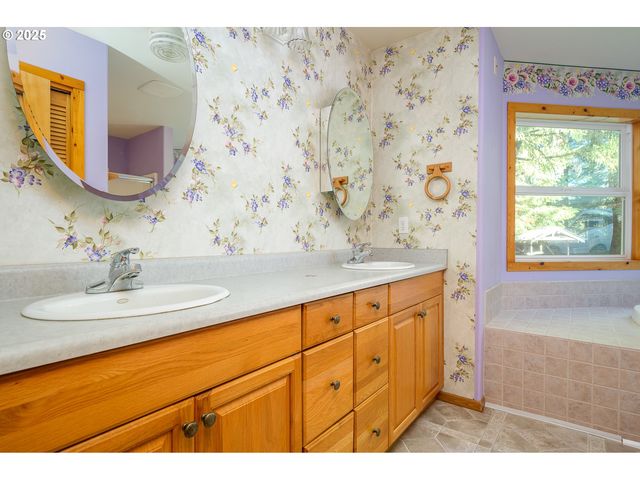 29380 Se OLD RANCH Dr, Estacada, OR 97023