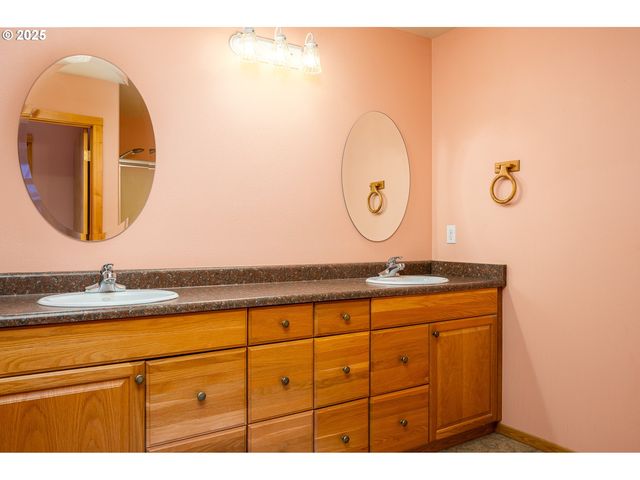 29380 Se OLD RANCH Dr, Estacada, OR 97023