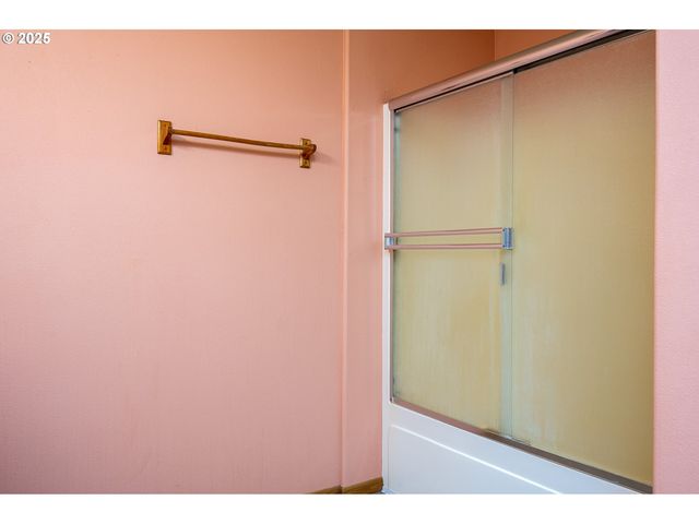 29380 Se OLD RANCH Dr, Estacada, OR 97023