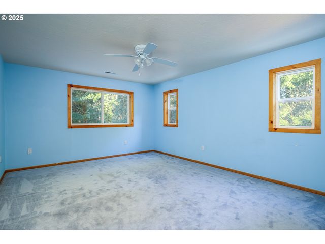 29380 Se OLD RANCH Dr, Estacada, OR 97023