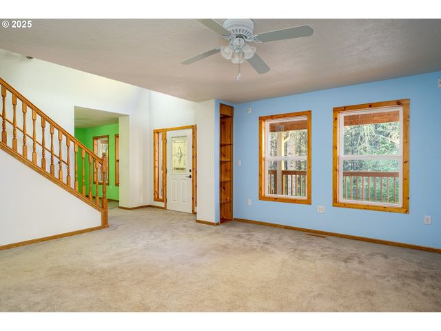 29380 Se OLD RANCH Dr, Estacada, OR 97023