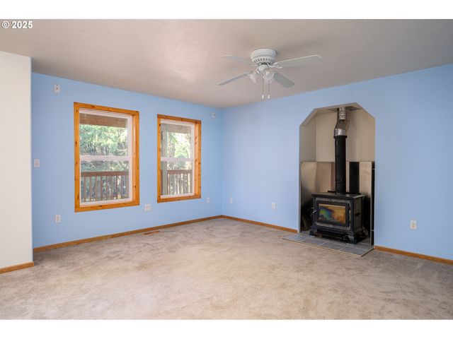 29380 Se OLD RANCH Dr, Estacada, OR 97023