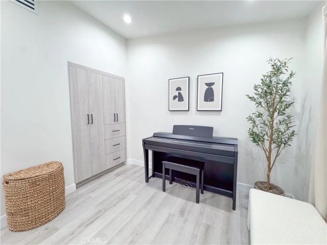 8601 Sunland Blvd 67, Sun Valley, CA 91352