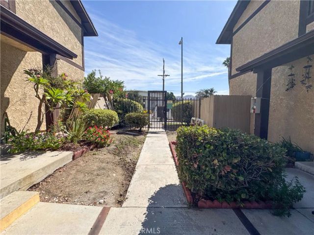 8601 Sunland Blvd 67, Sun Valley, CA 91352