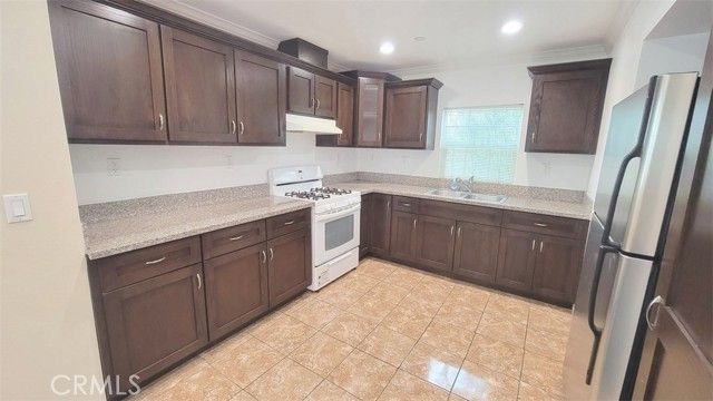 8754 Reading Avenue 3, Los Angeles, CA 90045