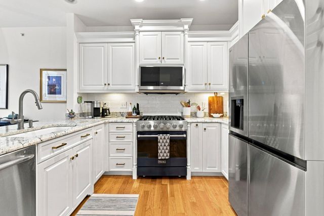 900 Lynnfield Street 6, Lynnfield, MA 01940