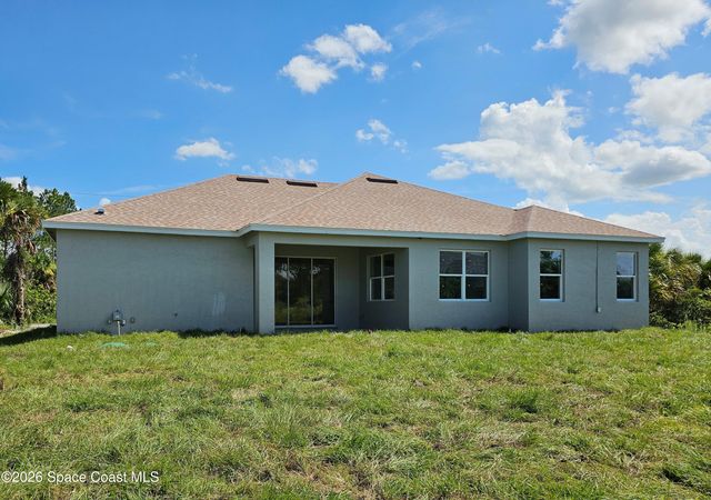 571 Fondulac Street SW, Palm Bay, FL 32908