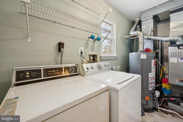 521 WOODLAND AVE, Cherry Hill, NJ 08002