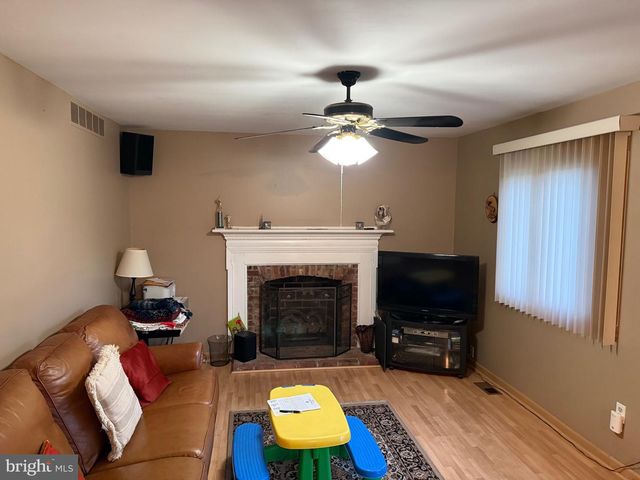 521 WOODLAND AVE, Cherry Hill, NJ 08002