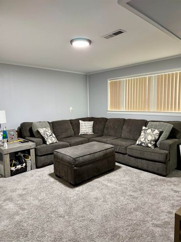 1250 W Elmwood Avenue, Clawson, MI 48017