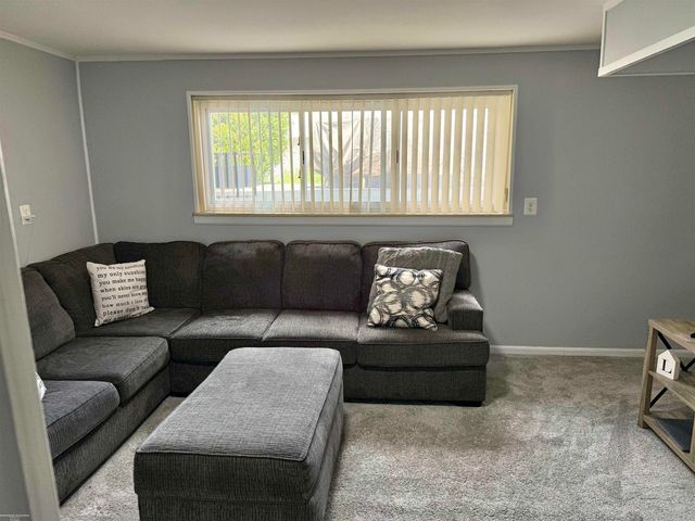 1250 W Elmwood Avenue, Clawson, MI 48017