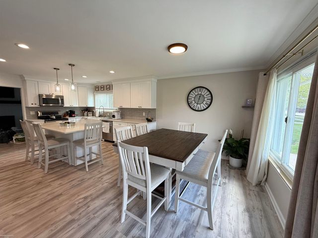 1250 W Elmwood Avenue, Clawson, MI 48017