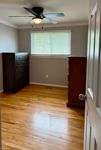 1250 W Elmwood Avenue, Clawson, MI 48017