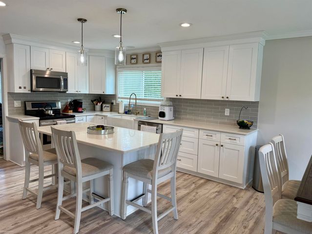 1250 W Elmwood Avenue, Clawson, MI 48017