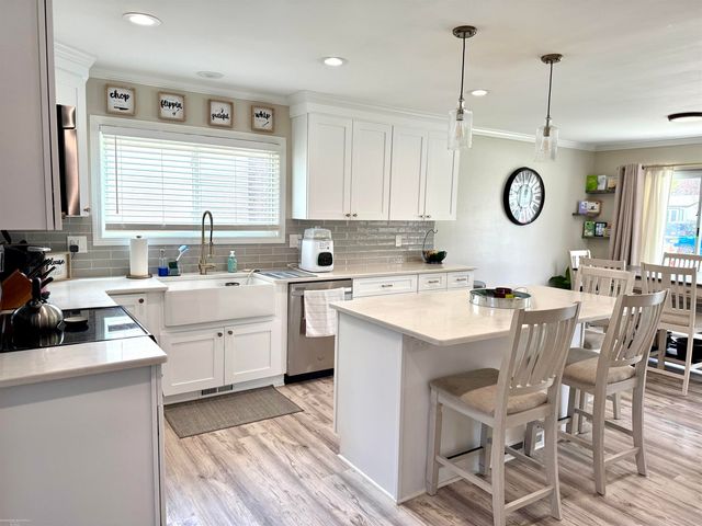 1250 W Elmwood Avenue, Clawson, MI 48017