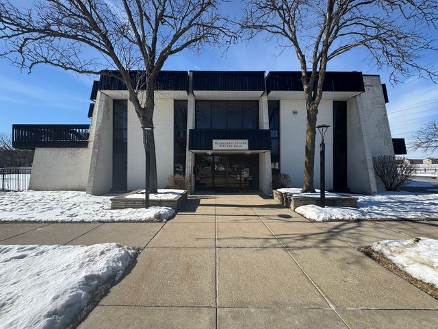 9128 W Terrace Drive 3M, Niles, IL 60714