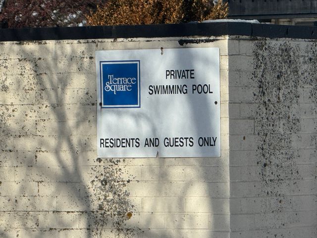 9128 W Terrace Drive 3M, Niles, IL 60714