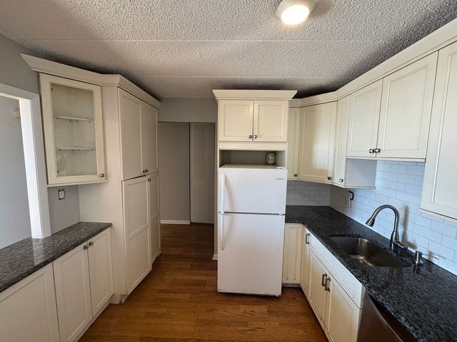 9128 W Terrace Drive 3M, Niles, IL 60714