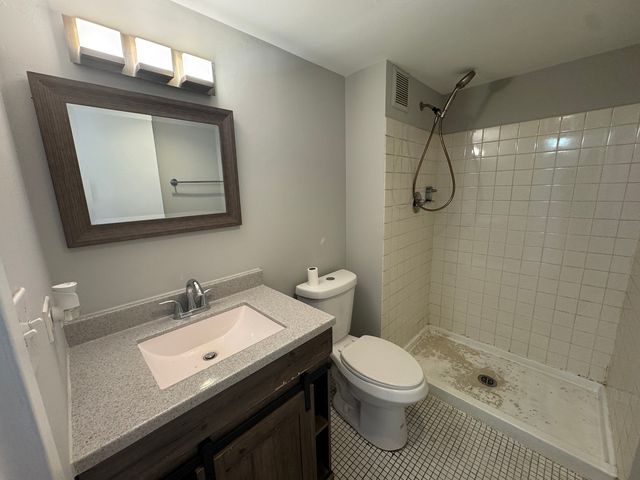 9128 W Terrace Drive 3M, Niles, IL 60714