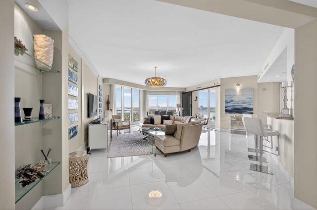 2700 N Ocean Drive 2005b, Singer Island, FL 33404