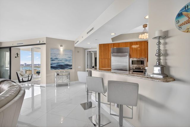 2700 N Ocean Drive 2005b, Singer Island, FL 33404