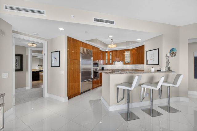 2700 N Ocean Drive 2005b, Singer Island, FL 33404