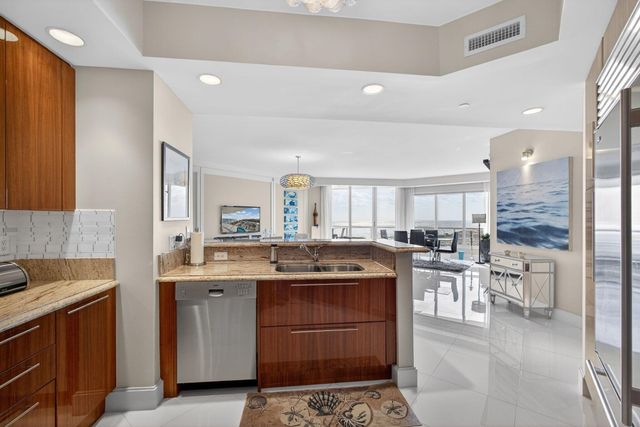 2700 N Ocean Drive 2005b, Singer Island, FL 33404
