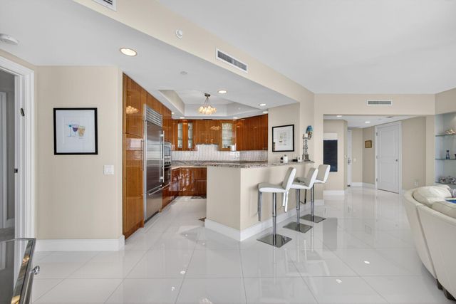 2700 N Ocean Drive 2005b, Singer Island, FL 33404