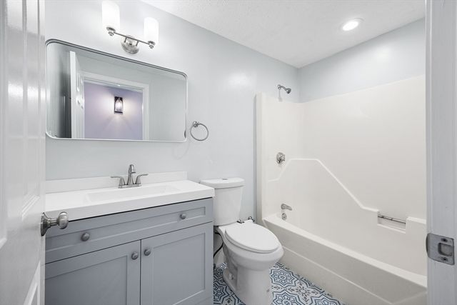 28 Margin St A, Lynn, MA 01905