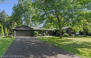 141 Nesbit Lane, Rochester Hills, MI 48309