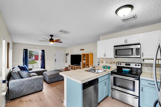 10359 Boynton Pl Circle, Boynton Beach, FL 33437