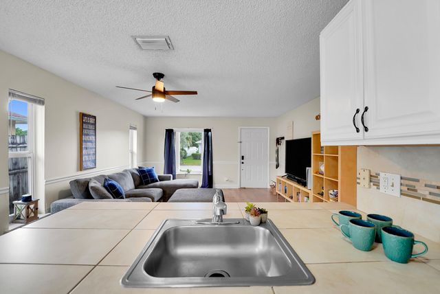 10359 Boynton Pl Circle, Boynton Beach, FL 33437