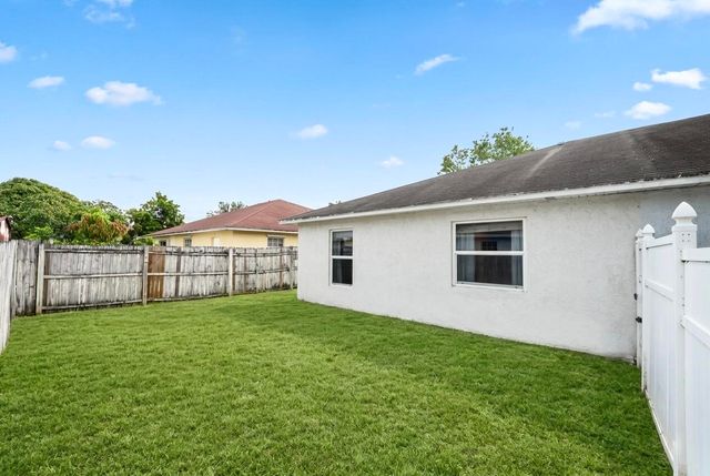 10359 Boynton Pl Circle, Boynton Beach, FL 33437