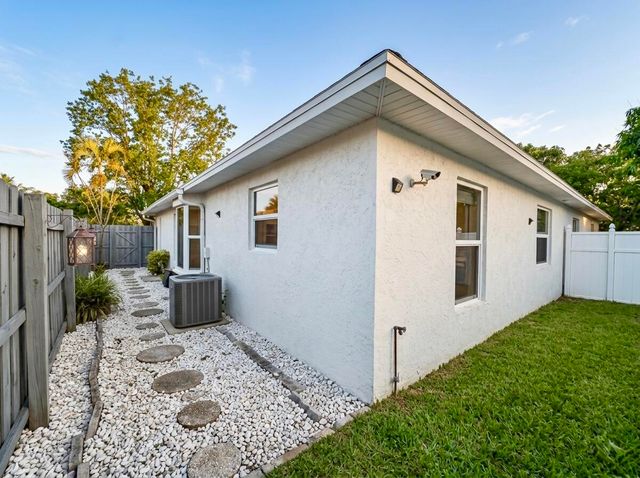 10359 Boynton Pl Circle, Boynton Beach, FL 33437