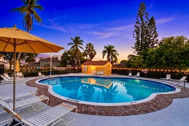 10359 Boynton Pl Circle, Boynton Beach, FL 33437