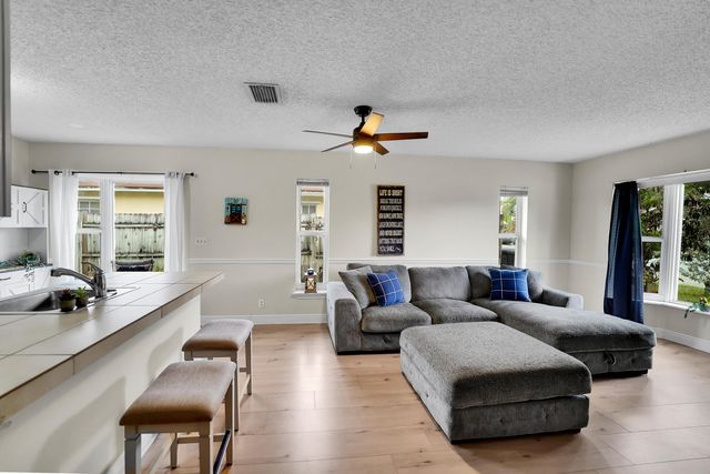 10359 Boynton Pl Circle, Boynton Beach, FL 33437