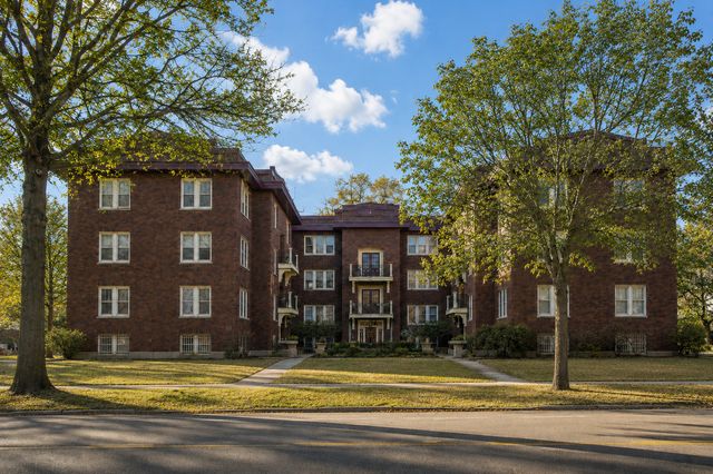 127 Lexington Parkway S 6, Saint Paul, MN 55105