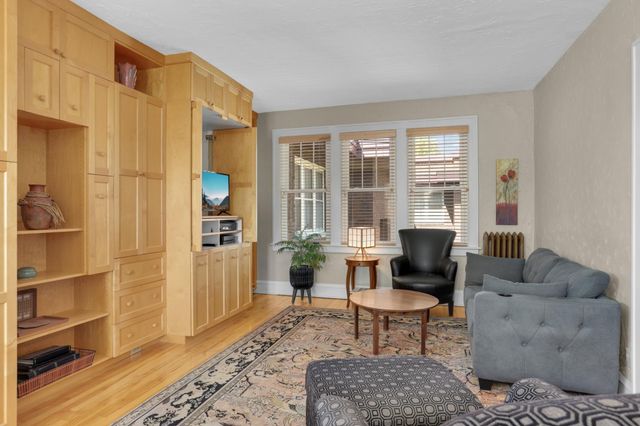 127 Lexington Parkway S 6, Saint Paul, MN 55105