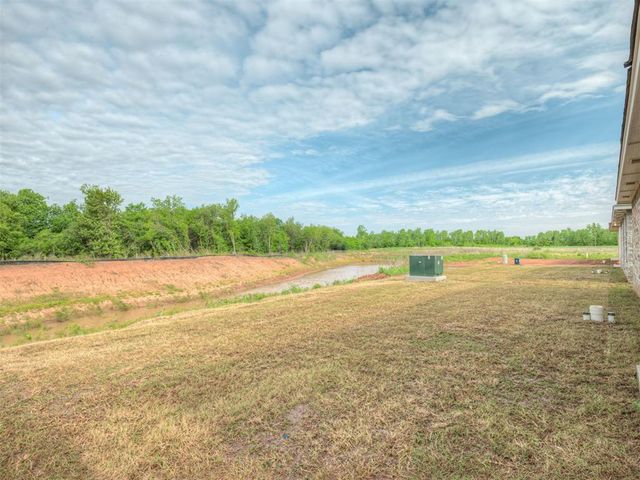 1901 Long Cove Avenue, Yukon, OK 73099