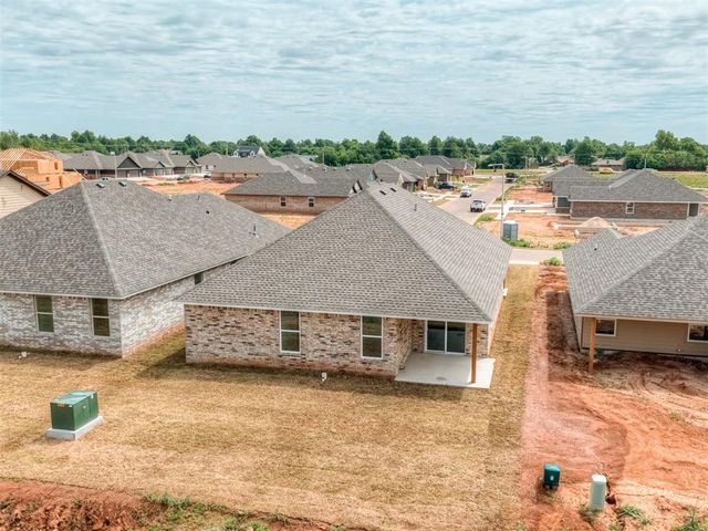 1901 Long Cove Avenue, Yukon, OK 73099