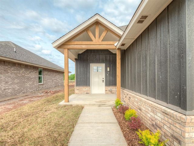 1901 Long Cove Avenue, Yukon, OK 73099