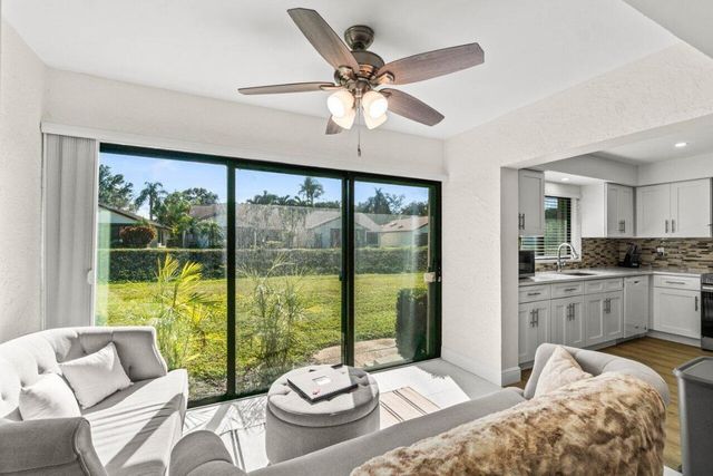 4862 Equestrian Road A, Boynton Beach, FL 33436