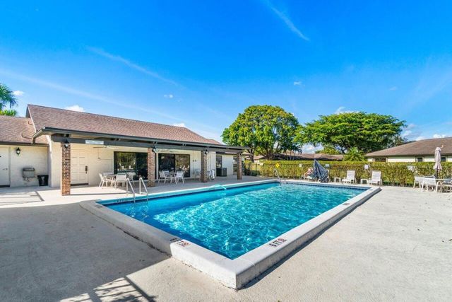 4862 Equestrian Road A, Boynton Beach, FL 33436