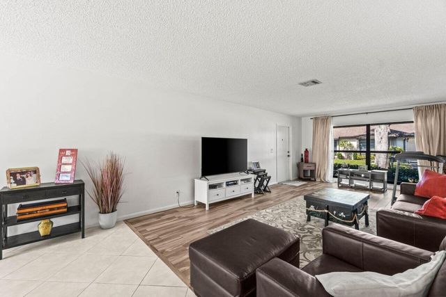 4862 Equestrian Road A, Boynton Beach, FL 33436