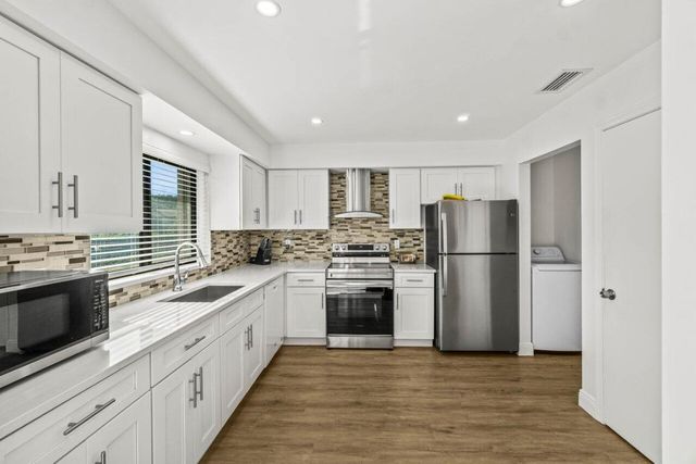 4862 Equestrian Road A, Boynton Beach, FL 33436