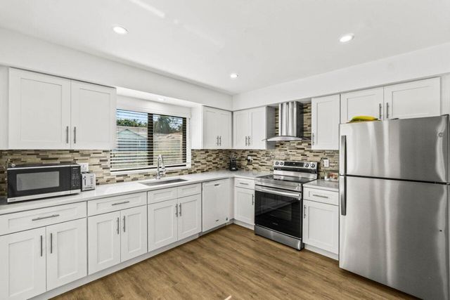 4862 Equestrian Road A, Boynton Beach, FL 33436