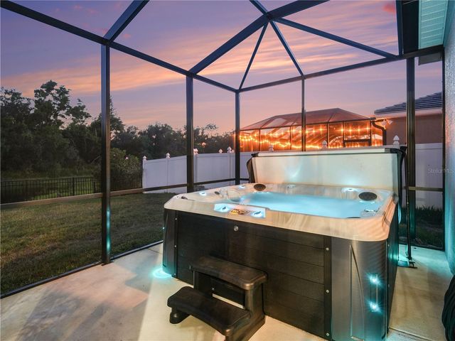 1656 PINYON PINE DR, Sarasota, FL 34240