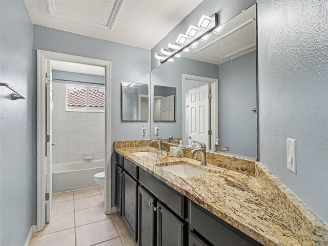 1656 PINYON PINE DR, Sarasota, FL 34240