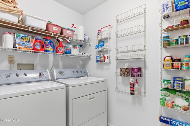 2495 E Nott Street, Niskayuna, NY 12309